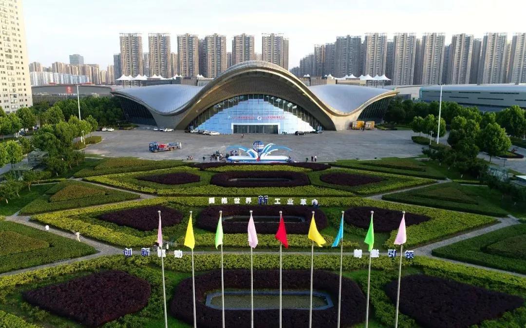 �Ϸʱ������ʻ�չ���� 